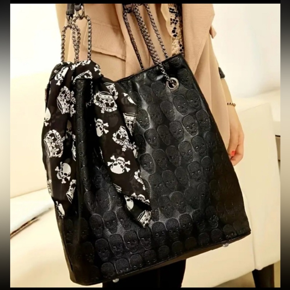 Black Skull Faux Leather Tote Bag NEW